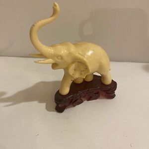 Vita Hard Plastic White Elephant Figurine (JV)